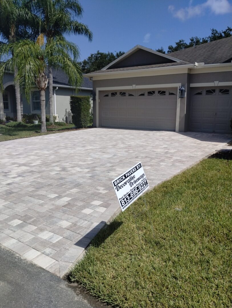 Pavers Wesley Chapel_white_tan_charcoal